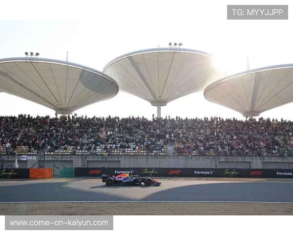F1车迷节活动吸引数万观众参与模拟体验 F1车迷节活动吸引数万观众参与模拟体验